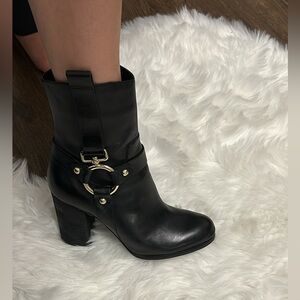 Guess booties heels new